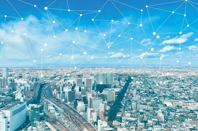ネットワーク接続が示された都市空撮